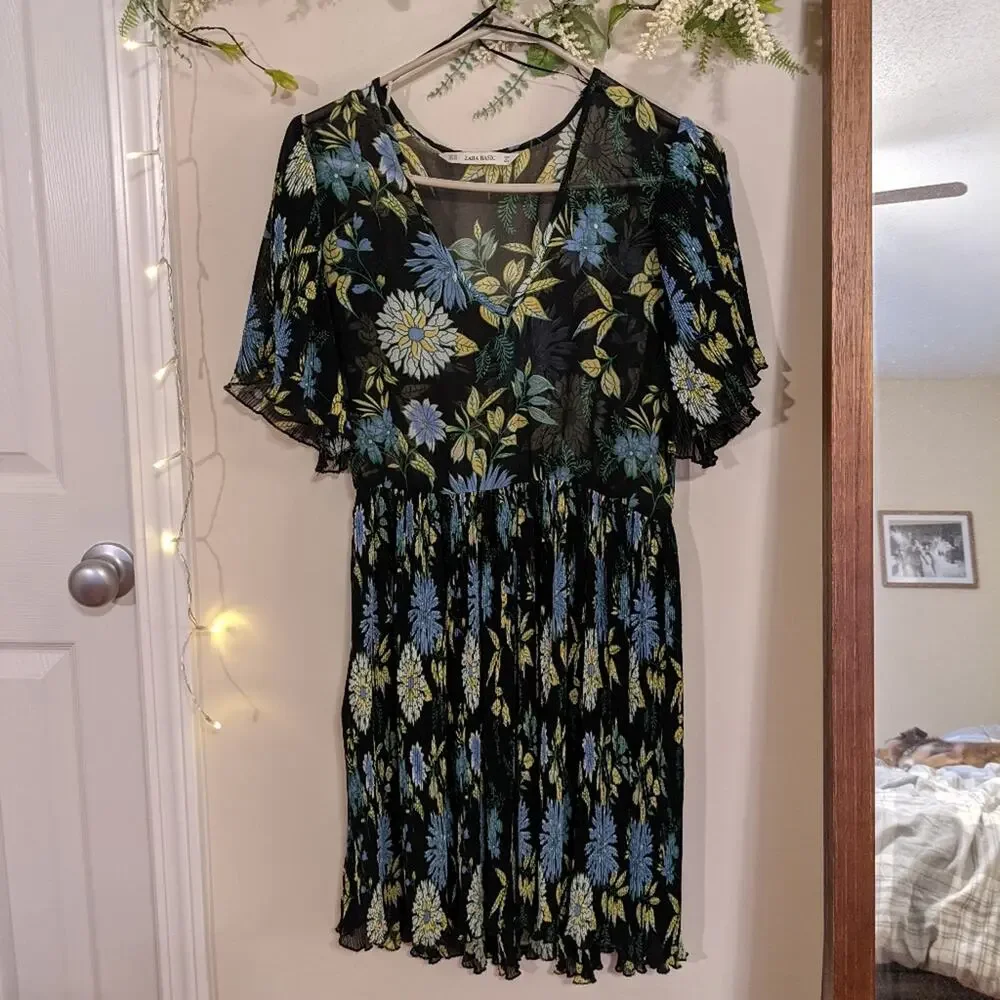 Zara Floral Pleated Dress Size XS - Picture 9 of 10
